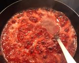 A picture of step 2 of Peanut butter and jelly Overnight oats.