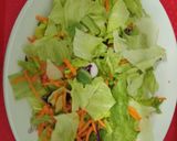 Foto del paso 1 de la receta: Ensalada de pollo y brie con salsa de mostaza y miel