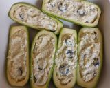 Foto del paso 4 de la receta: Calabacitas rellenas de requesón con aceitunas