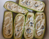 Foto del paso 4 de la receta: Calabacitas rellenas de requesón con aceitunas