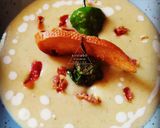 Foto del paso 5 de la receta Crema de calabacín, topping de jamón, tosta y pimiento del padrón