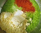 A picture of step 2 of Green peas chilla.