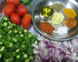 A picture of step 1 of Masalay dar bhindi.