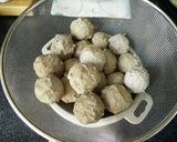 Foto langkah ke 9 dari resep Bakso Sapi Isian Favorit.