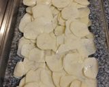 Foto del paso 1 de la receta: Merluza especiada y herbal con colchón de papa al curry
