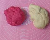 Foto langkah ke 2 dari resep Bakpao Kepang Merah Putih.