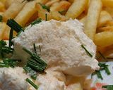 Foto del paso 4 de la receta: Papas fritas con queso crema casero y ciboulette 🤤🤤
