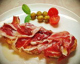 Foto del paso 1 de la receta: Medias Tostadas con Jamón Ibérico y Tomate.
