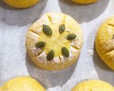 Gambar langkah 10 resipi Cheezy Pumpkin Bun.