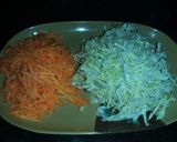 Foto langkah ke 2 dari resep Telur goreng sayur kol.