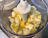 Une image de l'étape 3 de Gâteau fondant multi fruits à la compote.