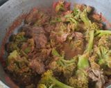 Foto del paso 4 de la receta: Brócoli con carne desmechada en salsa de tomate🥦🍅🥩🍚🍱🍛