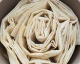 A picture of step 1 of Filo Tart with Goat Cheese and Red Onion.