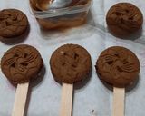 Foto del paso 3 de la receta: Chupetines con galletitas