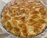 Foto del paso 8 de la receta: Tarta de manzana con masa quebrada, crema pastelera y mermelada de albaricoque. Todo casero