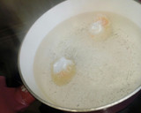 Foto del paso 5 de la receta: Crema de tomates con huevo poche