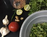 धनिया पुदीना की चटनी (Dhaniya pudina ki chutney recipe in Hindi) रेसिपी चरण 2 फोटो