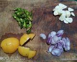 Foto langkah ke 2 dari resep Cumi asin cabe ijo.