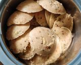 A picture of step 5 of Oats idli.