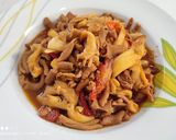 Foto langkah ke 3 dari resep Tumis Jamur Usus Masak Kecap.