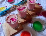 A picture of step 4 of Rose Thandai.