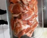 Foto del paso 2 de la receta: Adobo de cerdo con yucas y camote sancochados