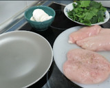 Foto del paso 3 de la receta: Pechuga de pollo rellenas de mozzarella y espinacas