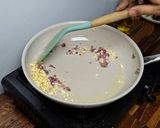 Foto langkah ke 2 dari resep Nasi Goreng Merah Putih.