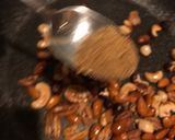 Foto del paso 3 de la receta: Nueces especiadas con garam masala