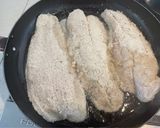 Foto del paso 3 de la receta: Filete de corvinilla frito con harina de yuca