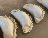 Foto del paso 1 de la receta: Empanadas argentinas de pollo y ternera molida !