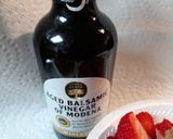 A picture of step 1 of Balsamic, Brown Sugar Strawberries.