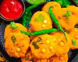 A picture of step 6 of Parippu Vada - traditional Kerala tea time snacks.