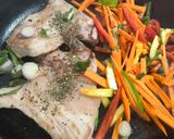 Foto del paso 1 de la receta: Wok de cerdo, verduras, soja