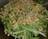 Foto langkah ke 3 dari resep Tumis Jagung Labu Siam.
