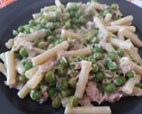 Foto del passaggio 4 della ricetta Pasta con tonno e piselli
