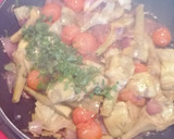 Foto del paso 5 de la receta: Alcachofas con cherry jengibre y cebolla(vegana)