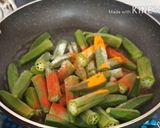 A picture of step 4 of Restaurant Style Bhindi Do Payza.