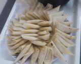 A picture of step 3 of Enchilada Cheese Samosa 😋.