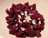 Foto del paso 3 de la receta: Ensalada de remolacha y cebolleta fresca