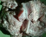 Hình bước làm 1 của món Sườn non rang muối