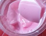 Foto langkah ke 6 dari resep Puding silky puyo strowberry.