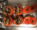 Une image de l'étape 9 de Tomates farcies au porc et trompettes de la mort.