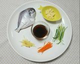 Hình bước làm 2 của món Cá Chim Trắng Hấp Tưới Dầu Hào 병어 굴소스 찜