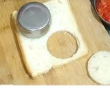 A picture of step 2 of Bread pizza cups.