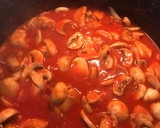 Foto del paso 4 de la receta: Pechugas guisadas con hongos y brócoli