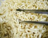 Foto langkah ke 1 dari resep Mie Goreng Pedas.