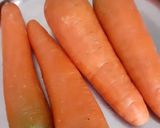 A picture of step 1 of Refreshing Carrot Ginger Juice.