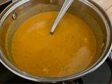 Csicseriborsós sült zöldségkrém leves kaláccsal és krémfehér sajttal csípősen citrommal