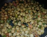 A picture of step 3 of Soya chunks fry.